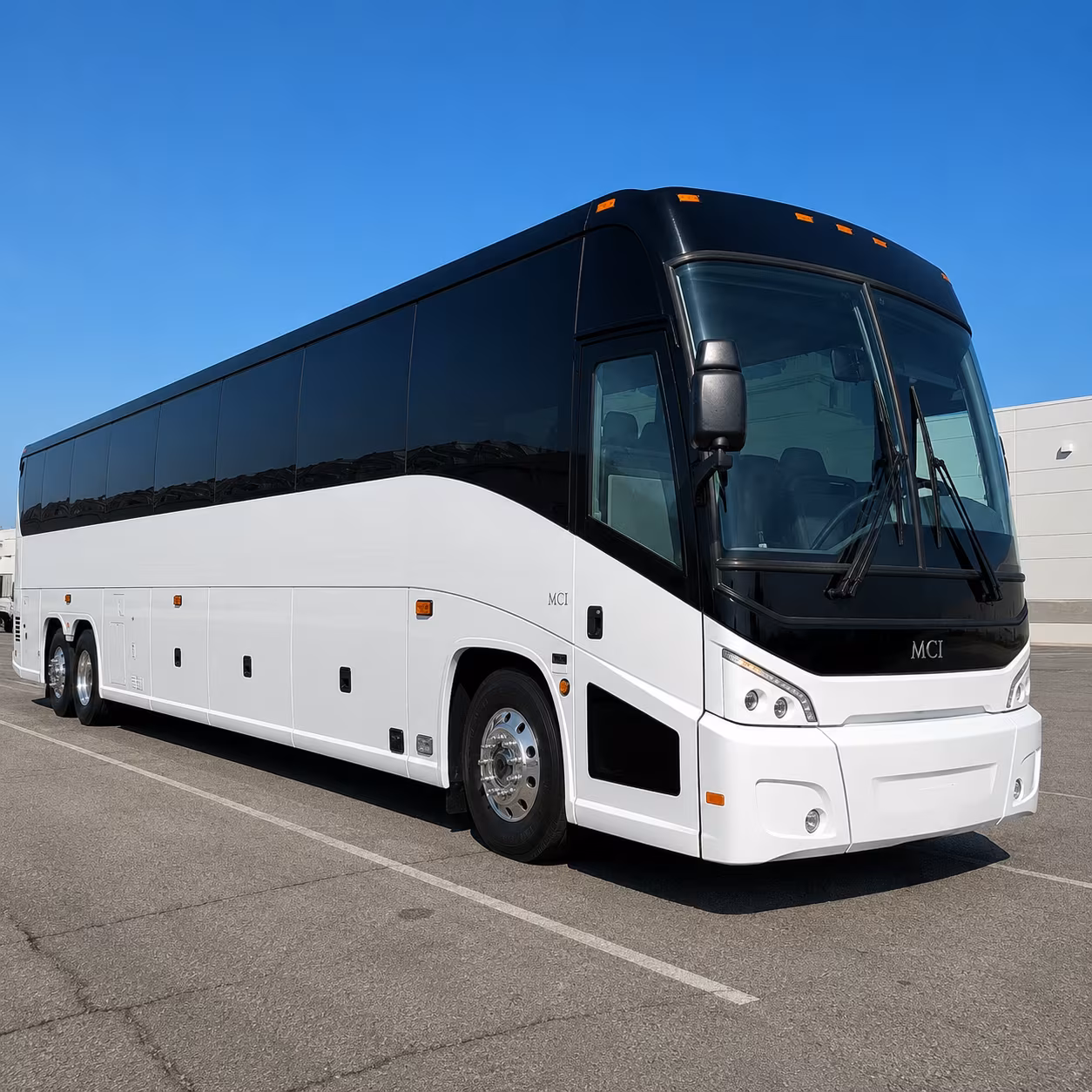 airport shuttle buses between dearborn and detroit metro airport dtw
