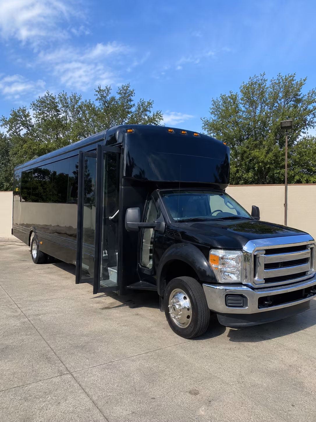 dearborn 20 passenger party bus