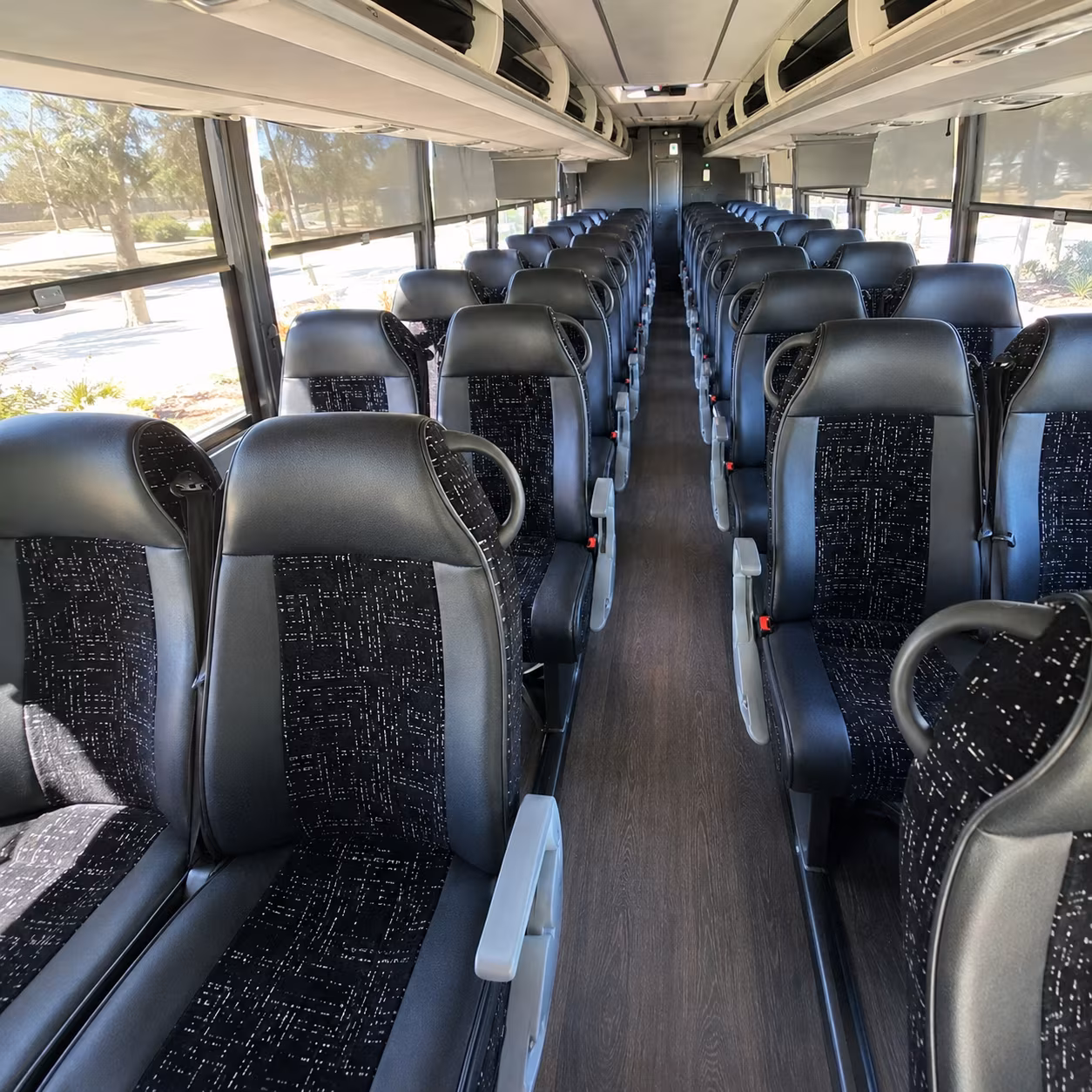 dearborn charter buses to chicago for auto shows and industry conferences