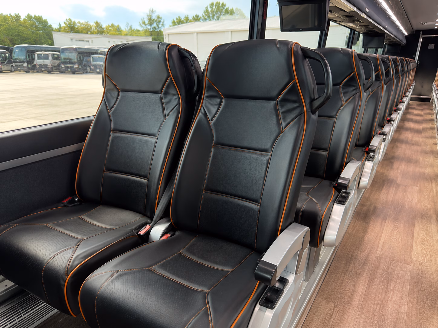 lake michigan shore wine trail buses from dearborn