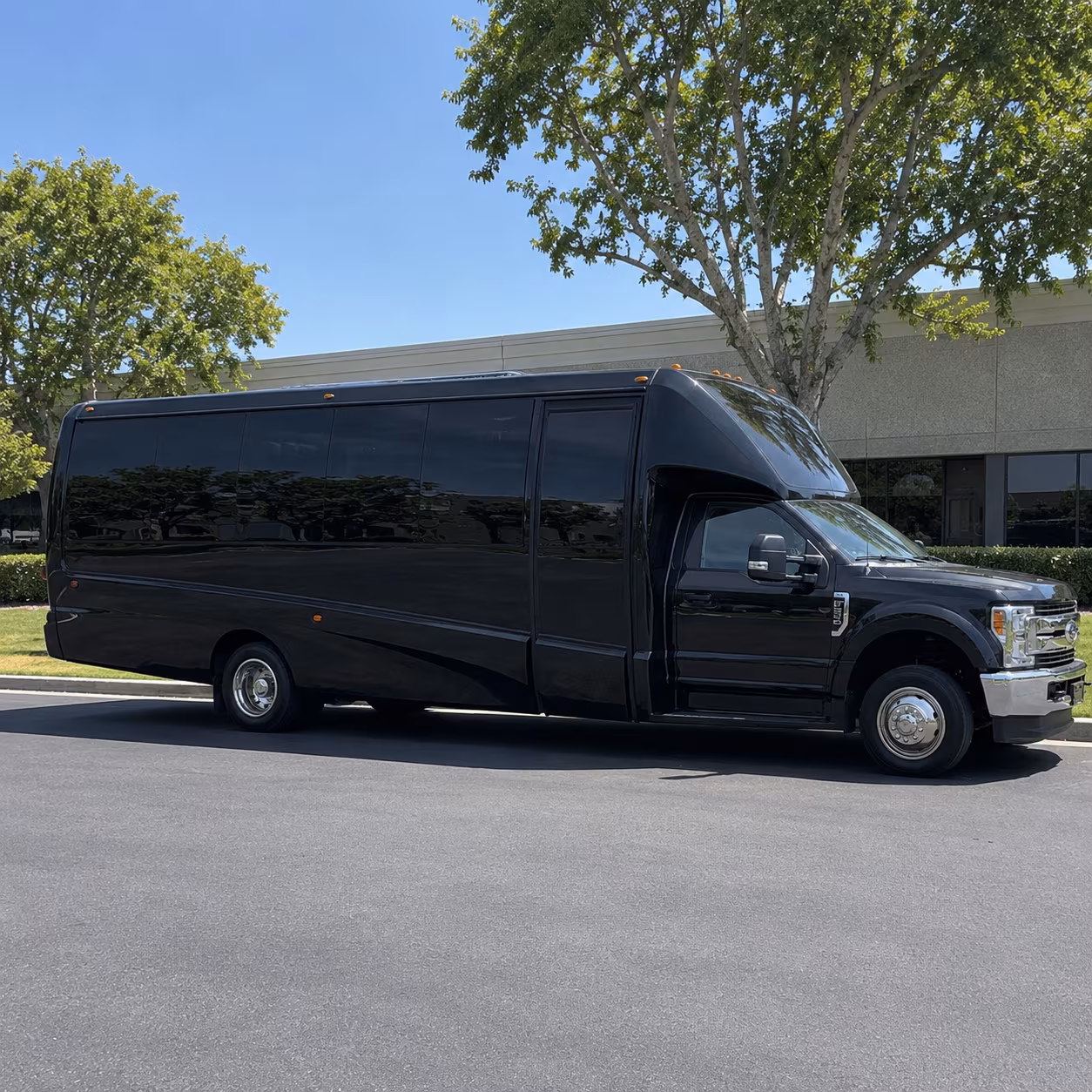 party buses to little caesars arena for detroit s biggest concerts