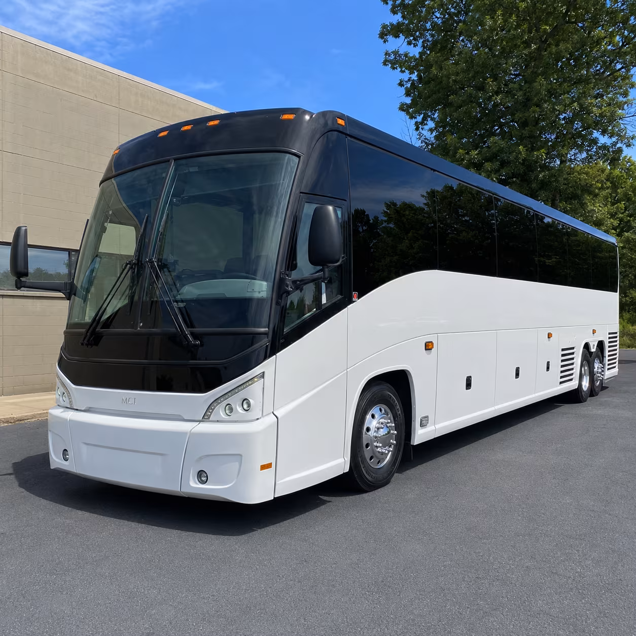 shuttle buses to the aretha franklin amphitheatre and detroit riverfront shows